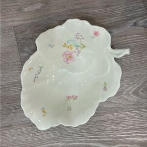 Mikasa Gentle Breeze Leaf Candy Dish Larry Laslo DesignLeaf Shaped Dish